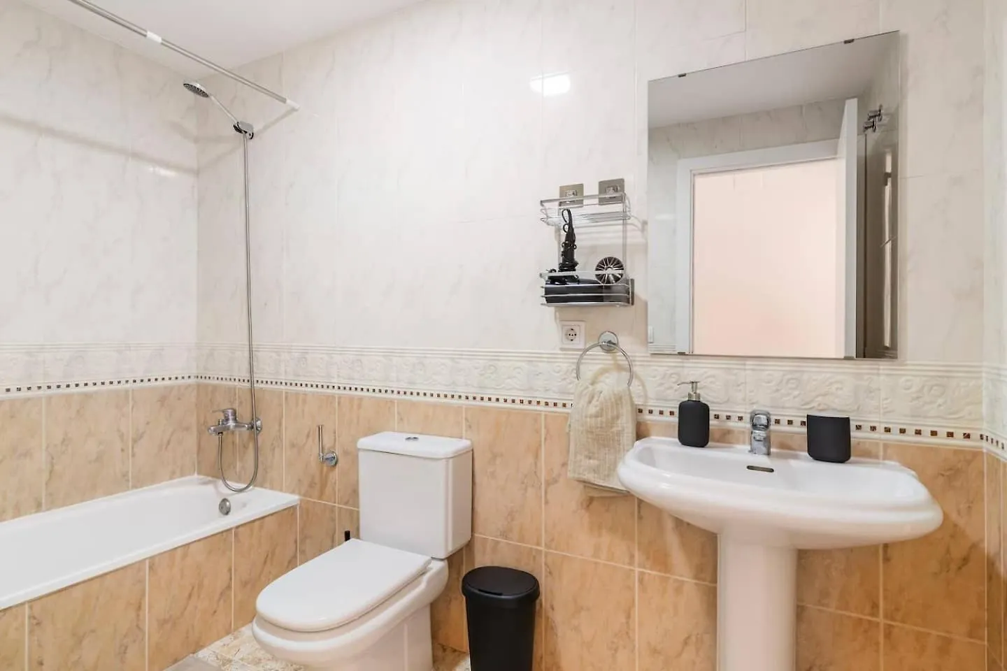 Grand Apartament Lloret Lloret de Mar Apartment